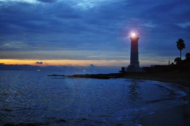 灯台 夜